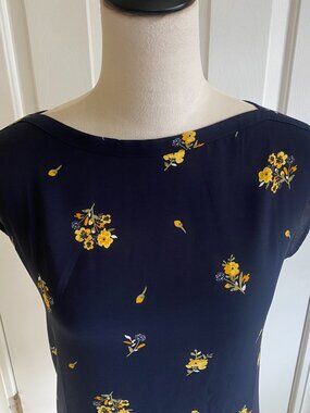 LOFT rayon poly navy yellow floral sleeveless shirt, sz XS/S